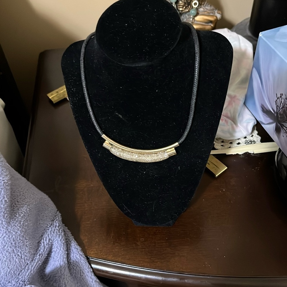 Chocker necklace
